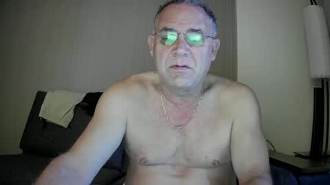 Twopeopleinlove online show from 11/03/25, 02:29