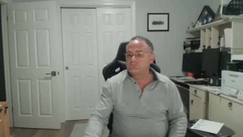 Twopeopleinlove online show from 11/12/25, 11:10