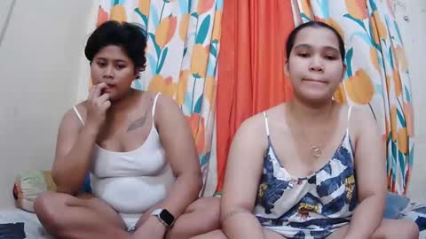 Snapshot of twowetcuties chatting on 02/01/25, 09:00 Lyn and lea online show from 02/01/25, 09:00
