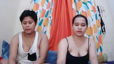 Snapshot of twowetcuties chatting on 03/04/25, 06:04 Lyn and lea online show from 03/04/25, 06:04