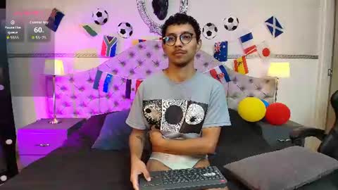 Snapshot of twunkmiguel chatting on 06/25/26, 12:20 TwunkMiguel online show from 06/25/26, 12:20