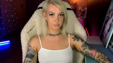 Snapshot of tykioty_miley chatting on 07/12/26, 03:03 Miley online show from 07/12/26, 03:03