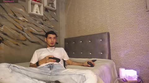 tyl3r_coop3r online show from 02/15/26, 08:38