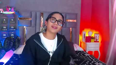 tyla_ks online show from 12/18/25, 07:53