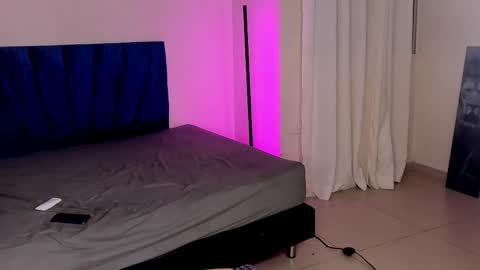 tyler_bell_ online show from 04/11/26, 07:45