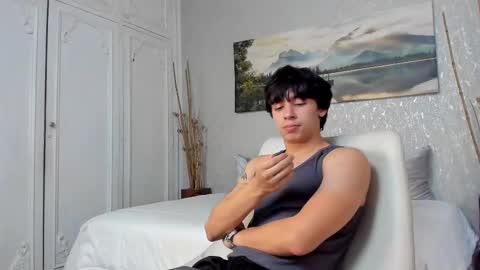 Snapshot of tyler_durtenn chatting on 09/23/25, 02:58 Tyler online show from 09/23/25, 02:58