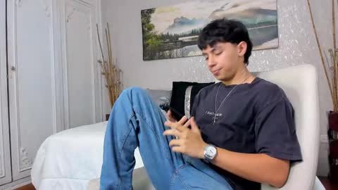 Snapshot of tyler_durtenn chatting on 10/01/25, 02:50 Tyler online show from 10/01/25, 02:50