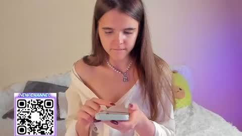 Snapshot of tyler_ema chatting on 07/20/26, 08:33 Ema online show from 07/20/26, 08:33