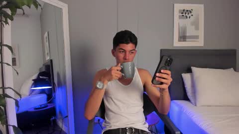 Tyler Fox online show from 10/12/25, 08:41