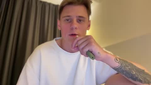 tyler_garrner online show from 10/03/25, 03:09