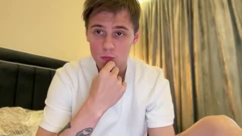 tyler_garrner online show from 11/01/25, 01:24