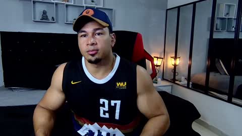 tyler_hank1 online show from 01/25/25, 11:22