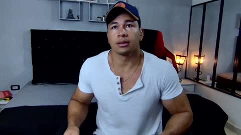 tyler_hank1 online show from 01/27/25, 11:22