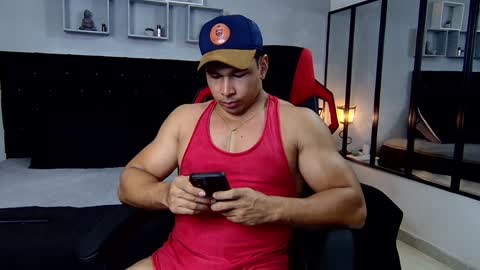 tyler_hank1 online show from 01/27/25, 11:22