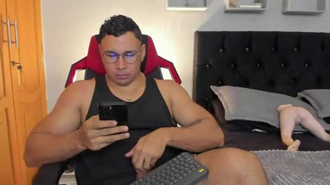 tyler_hank1 online show from 04/16/26, 02:12