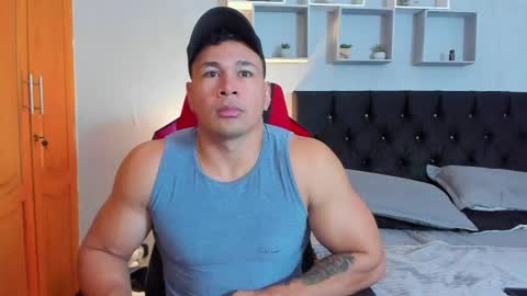 tyler_hank1 online show from 04/25/26, 01:03