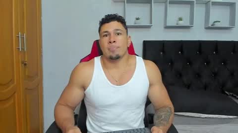 tyler_hank1 online show from 06/04/26, 06:36