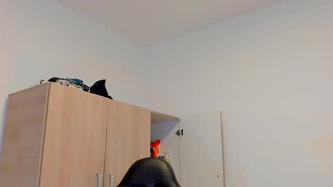     online show from 03/03/25, 05:20