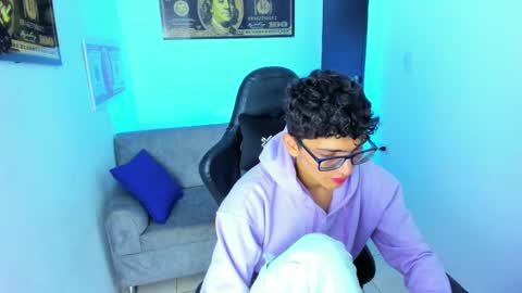   online show from 02/12/25, 02:56