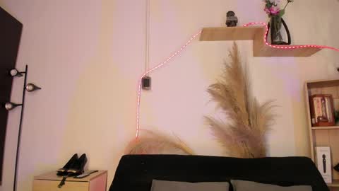 tylla__ online show from 04/09/26, 04:56