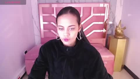 Snapshot of tyna_ch chatting on 12/06/24, 10:38 TYNA online show from 12/06/24, 10:38