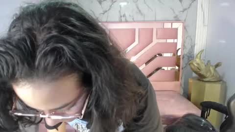 Snapshot of tyna_ch chatting on 01/14/25, 04:50 TYNA online show from 01/14/25, 04:50
