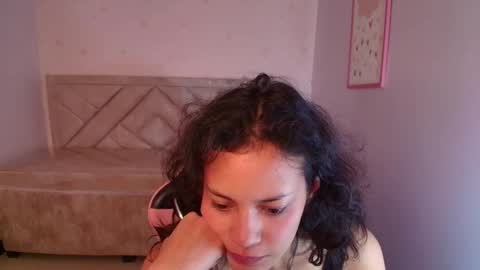 Snapshot of tyna_ch chatting on 09/10/25, 04:29 TYNA online show from 09/10/25, 04:29