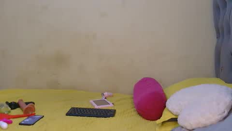 tynniee online show from 02/09/26, 02:04