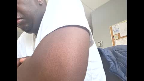 Snapshot of tyroneall chatting on 05/28/26, 01:19 tyroneall online show from 05/28/26, 01:19