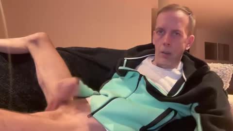 Snapshot of tyronev70 chatting on 12/17/24, 05:58 Ty online show from 12/17/24, 05:58