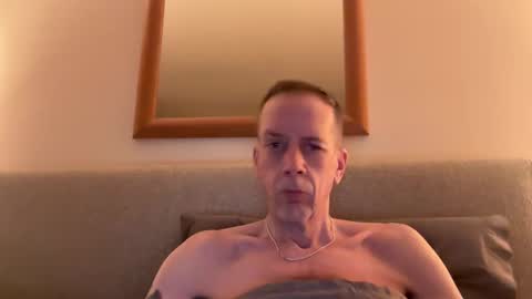 Snapshot of tyronev70 chatting on 02/09/25, 08:33 Ty online show from 02/09/25, 08:33