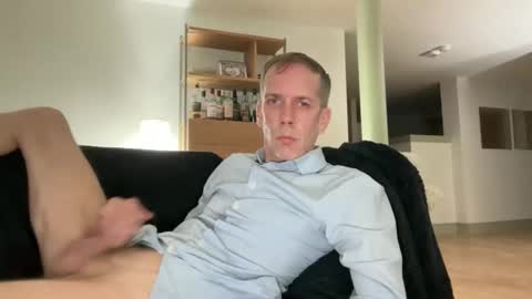 Snapshot of tyronev70 chatting on 10/09/25, 04:49 Ty online show from 10/09/25, 04:49