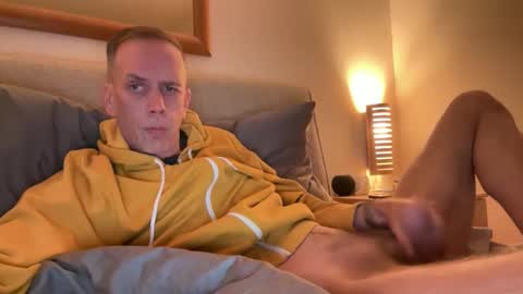 Snapshot of tyronev70 chatting on 11/03/25, 02:29 Ty online show from 11/03/25, 02:29