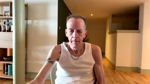 Snapshot of tyronev70 chatting on 06/20/26, 01:25 Ty online show from 06/20/26, 01:25