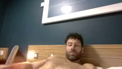 Snapshot of ukguyitsme chatting on 11/26/25, 11:28 ukguyitsme online show from 11/26/25, 11:28
