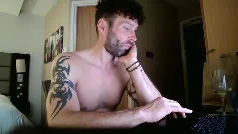 Snapshot of ukguyitsme chatting on 05/13/26, 06:38 ukguyitsme online show from 05/13/26, 06:38