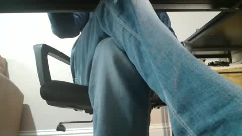 Snapshot of ukguynxtdr chatting on 12/16/24, 12:16 ukguynxtdr online show from 12/16/24, 12:16