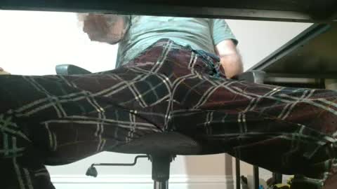 Snapshot of ukguynxtdr chatting on 12/20/24, 11:37 ukguynxtdr online show from 12/20/24, 11:37