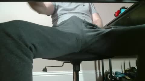 Snapshot of ukguynxtdr chatting on 02/23/25, 02:40 ukguynxtdr online show from 02/23/25, 02:40