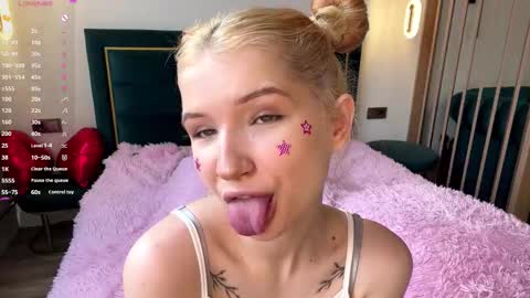 Vikki online show from 03/25/26, 02:12