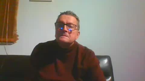 ulmeni4 online show from 12/25/24, 04:11