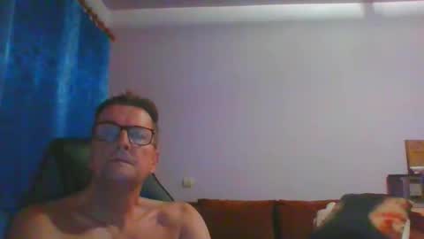 ulmeni4 online show from 11/23/25, 05:57