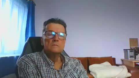 ulmeni4 online show from 11/28/25, 09:23