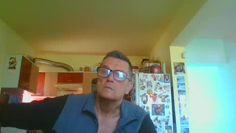 ulmeni4 online show from 04/10/26, 07:57