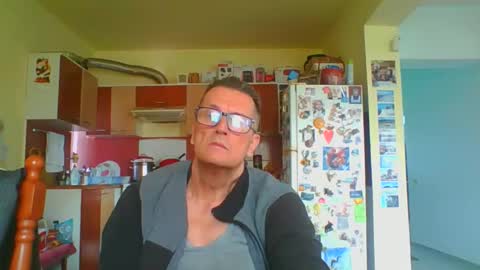 Snapshot of ulmeni4 chatting on 05/15/26, 03:08 ulmeni4 online show from 05/15/26, 03:08