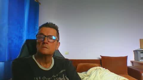 Snapshot of ulmeni4 chatting on 06/02/26, 06:15 ulmeni4 online show from 06/02/26, 06:15