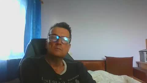 Snapshot of ulmeni4 chatting on 06/05/26, 03:35 ulmeni4 online show from 06/05/26, 03:35