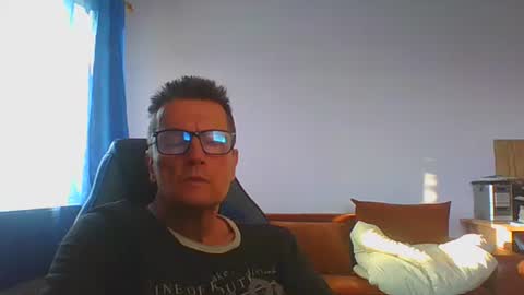 Snapshot of ulmeni4 chatting on 06/06/26, 05:17 ulmeni4 online show from 06/06/26, 05:17