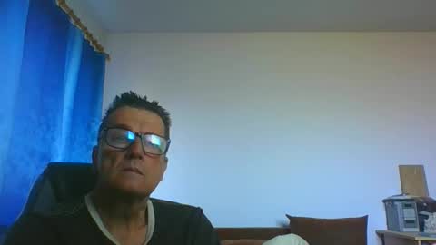 Snapshot of ulmeni4 chatting on 06/08/26, 05:19 ulmeni4 online show from 06/08/26, 05:19