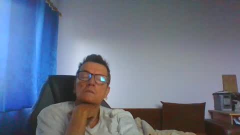 Snapshot of ulmeni4 chatting on 06/16/26, 03:31 ulmeni4 online show from 06/16/26, 03:31